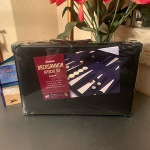 Go Games, NEW WITH TAGS, Deluxe Backgammon Attaché Set. BLACK case.